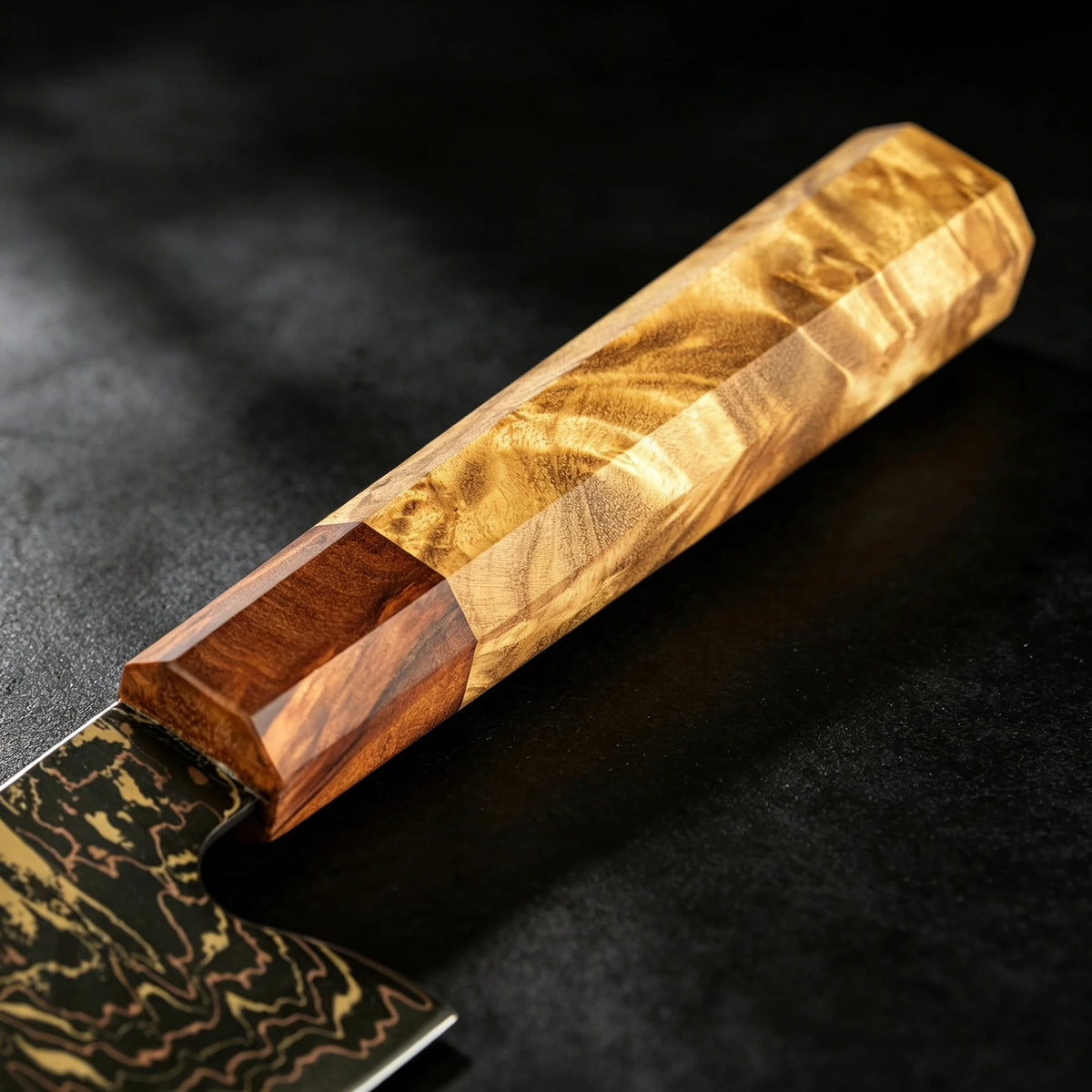 Cuchillo kiritsuke de damasco forjado 37 capas con mango de madera – vista 4