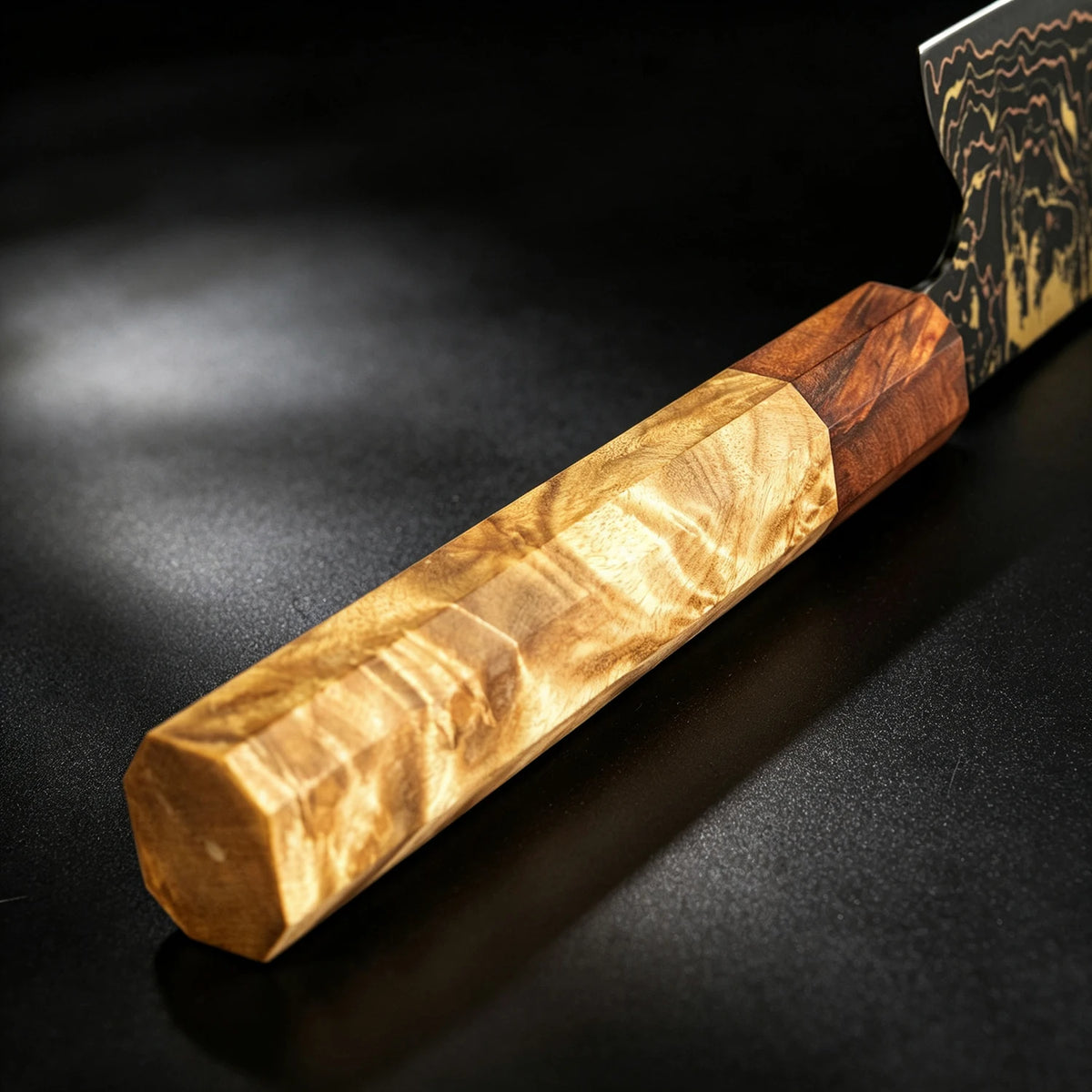 Cuchillo kiritsuke de damasco forjado 37 capas con mango de madera – vista 8