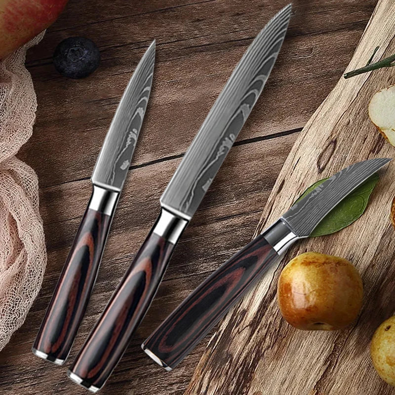 Cuchillo de cocina con patrón damasco – vista 1